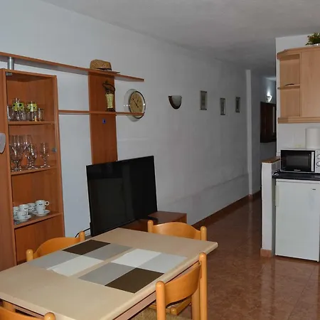 Apartman In Avenida Ernesto Sarti 10 *